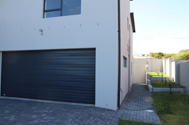 4 Bedroom Property for Sale in Pearly Beach Western Cape